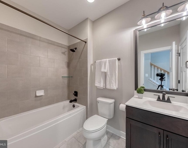 917 Grundy Street - Photo Thumbnail 7