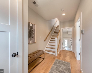 917 Grundy Street - Photo Thumbnail 5