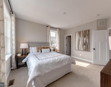 917 Grundy Street - Photo Thumbnail 22