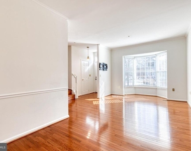 2502 Weston Court - Photo Thumbnail 4