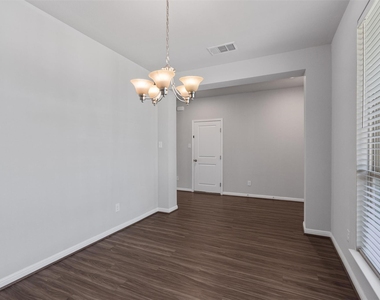 17300 Antioch Ave - Photo Thumbnail 4