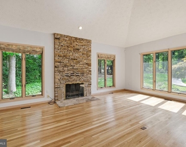 22 Poplar Point Road - Photo Thumbnail 4