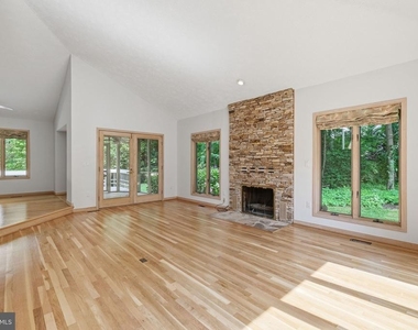 22 Poplar Point Road - Photo Thumbnail 2