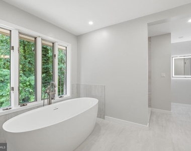 22 Poplar Point Road - Photo Thumbnail 16