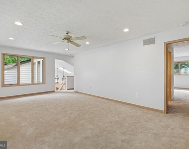 22 Poplar Point Road - Photo Thumbnail 20