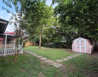 305 Stone Park - Photo Thumbnail 22