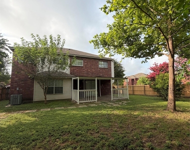305 Stone Park - Photo Thumbnail 21
