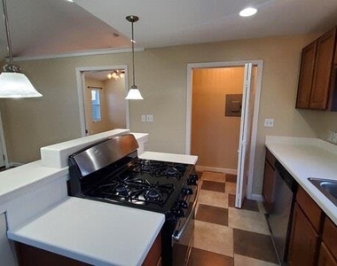 1116 Northwestern Ave - Photo Thumbnail 4