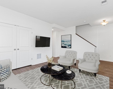 957 Lorewood Grove Road - Photo Thumbnail 13