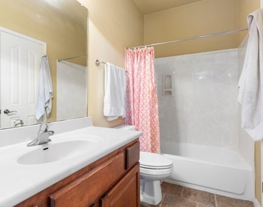 1442 River Forest Dr - Photo Thumbnail 33
