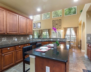 1442 River Forest Dr - Photo Thumbnail 13