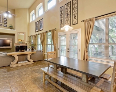 1442 River Forest Dr - Photo Thumbnail 17