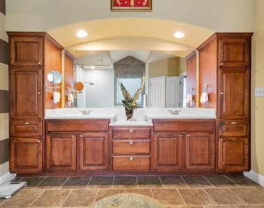 1442 River Forest Dr - Photo Thumbnail 19