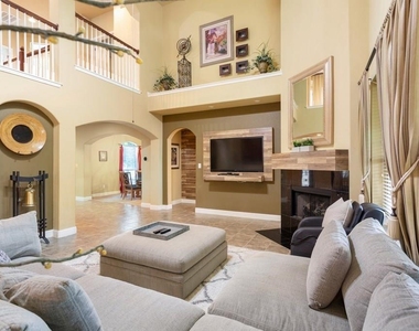 1442 River Forest Dr - Photo Thumbnail 7