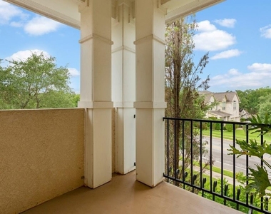 1442 River Forest Dr - Photo Thumbnail 26