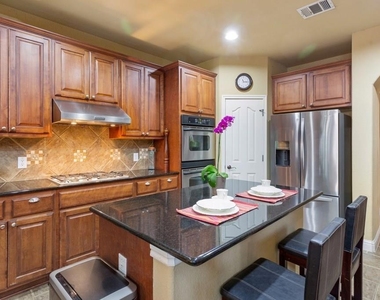1442 River Forest Dr - Photo Thumbnail 16
