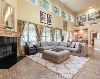 1442 River Forest Dr - Photo Thumbnail 9