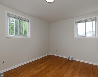 410 Woodlawn Avenue - Photo Thumbnail 30