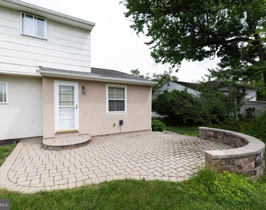 410 Woodlawn Avenue - Photo Thumbnail 38