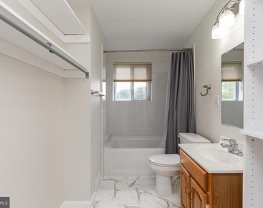 410 Woodlawn Avenue - Photo Thumbnail 23
