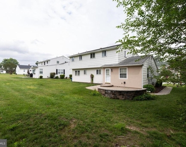 410 Woodlawn Avenue - Photo Thumbnail 39