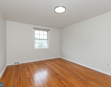 410 Woodlawn Avenue - Photo Thumbnail 22