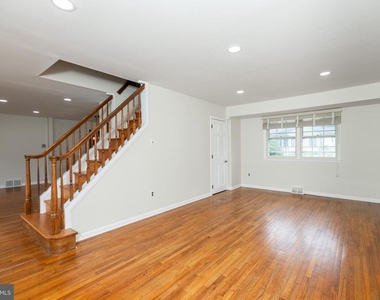 410 Woodlawn Avenue - Photo Thumbnail 17