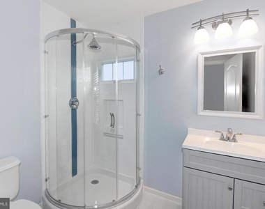 242 Avonbridge Drive - Photo Thumbnail 15