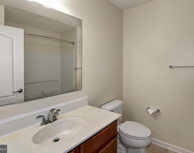 242 Avonbridge Drive - Photo Thumbnail 16