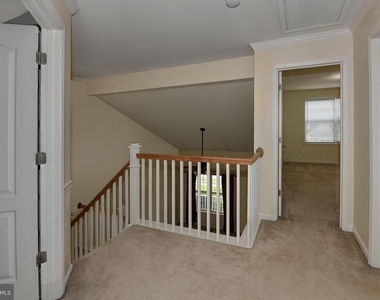 242 Avonbridge Drive - Photo Thumbnail 13