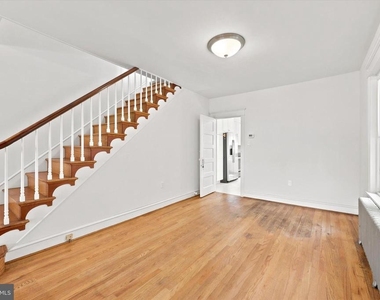 832 N Union Street - Photo Thumbnail 4