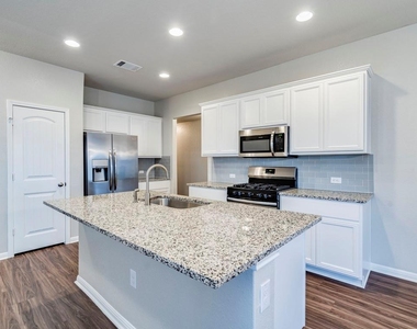 448 Dubina Ave - Photo Thumbnail 4
