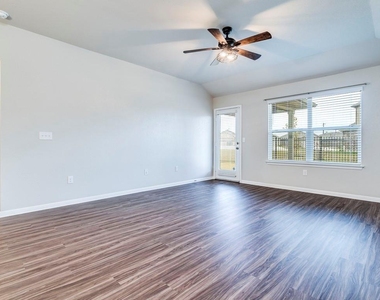 448 Dubina Ave - Photo Thumbnail 9