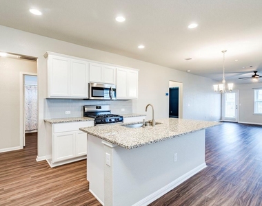 448 Dubina Ave - Photo Thumbnail 5