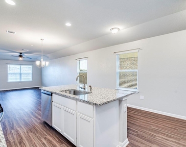 448 Dubina Ave - Photo Thumbnail 7