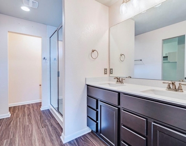 448 Dubina Ave - Photo Thumbnail 15