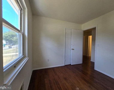 11 Glenwood Drive - Photo Thumbnail 16