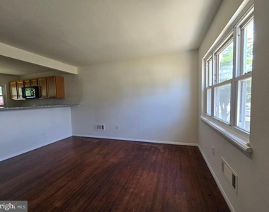 11 Glenwood Drive - Photo Thumbnail 5