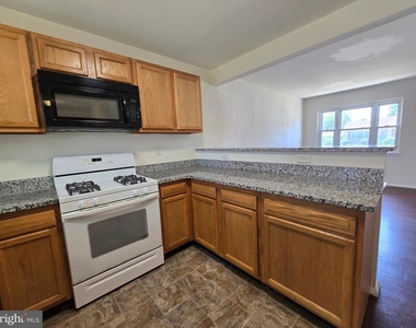 11 Glenwood Drive - Photo Thumbnail 13
