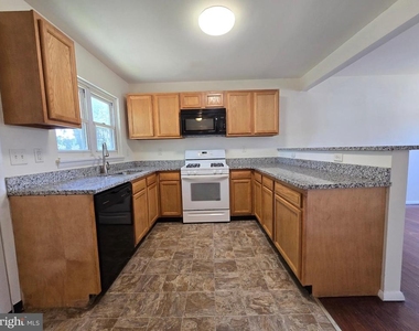 11 Glenwood Drive - Photo Thumbnail 12