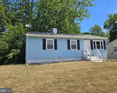 11 Glenwood Drive - Photo Thumbnail 1