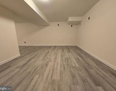 11 Glenwood Drive - Photo Thumbnail 37