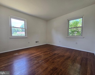 11 Glenwood Drive - Photo Thumbnail 17