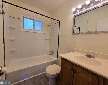 11 Glenwood Drive - Photo Thumbnail 23
