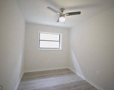 3287 15th Place Se - Photo Thumbnail 8