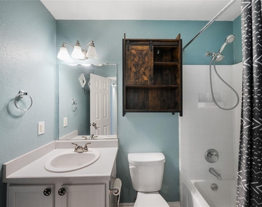 111 Quail Hollow Dr - Photo Thumbnail 10