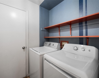 111 Quail Hollow Dr - Photo Thumbnail 13