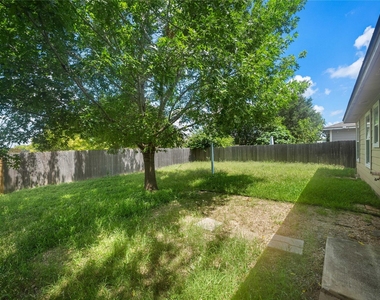 111 Quail Hollow Dr - Photo Thumbnail 14