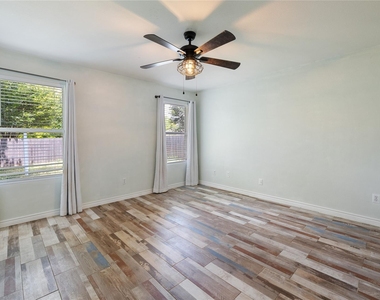 111 Quail Hollow Dr - Photo Thumbnail 5