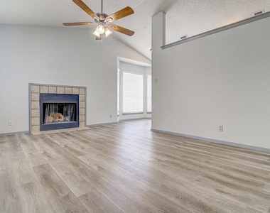 9624 Sugar Hill Dr - Photo Thumbnail 6